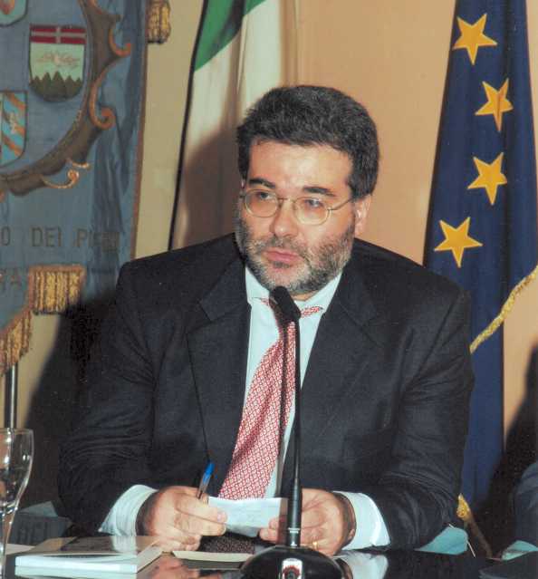 Il dott. Alvise Manni nel 2007 ad un convegno a Roma presso il Pio Sodalizio dei Piceni